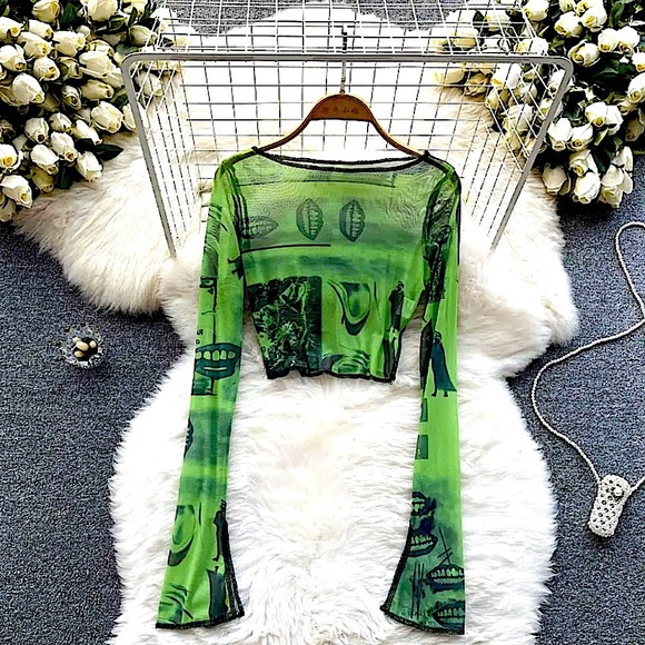 Green mesh fangs long flare sleeve crop top - Picture 6 of 14